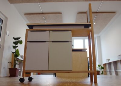 mobiler Küchenwagen in einem Büro